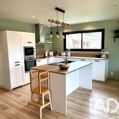 Maison - 115 m² - 4 pièces