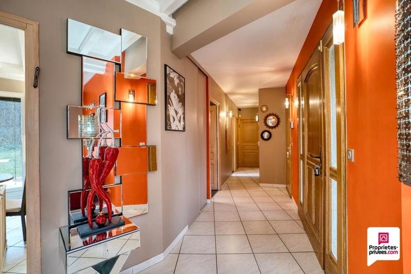 Maison - 295 m² - 5 pièces