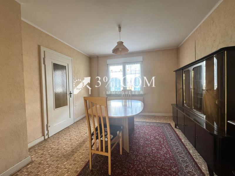 Maison - 181 m² - 7 pièces