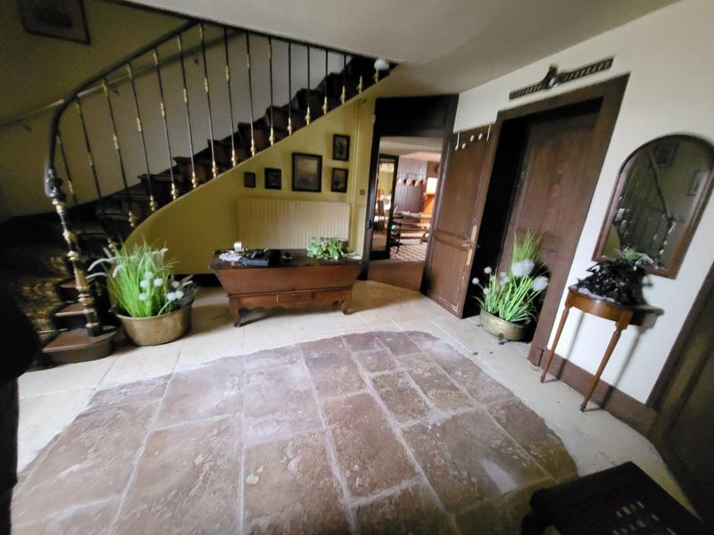 Maison ancienne - 256 m² - 11 pièces