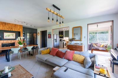 Maison - 255 m² - 10 pièces