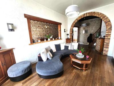 Maison traditionnelle - 208 m² - 8 pièces