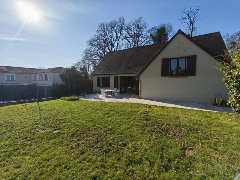 Maison - 110 m² - 8 pièces