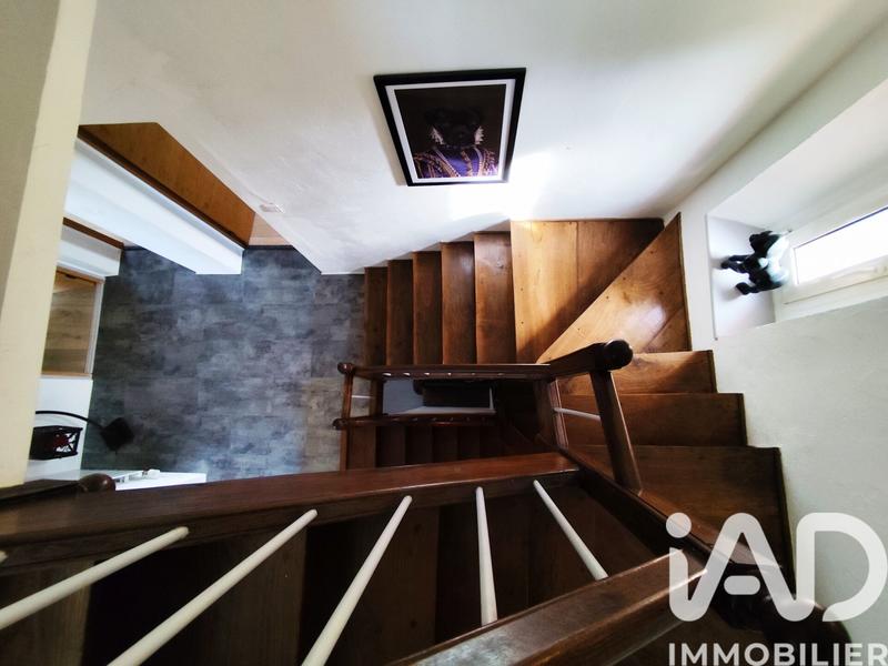 Maison - 230 m² - 8 pièces