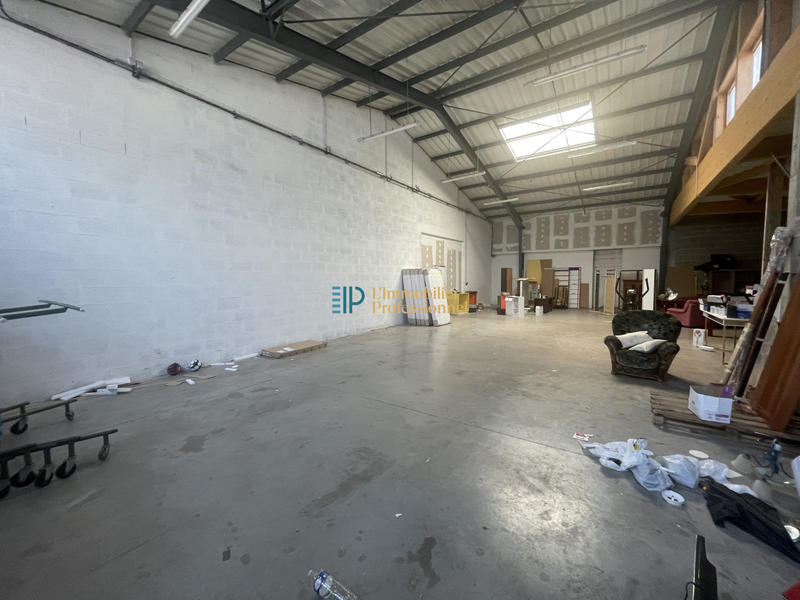 Local commercial - 1 150 m²