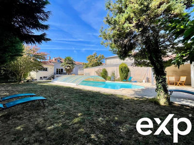 Maison - 298 m² - 8 pièces