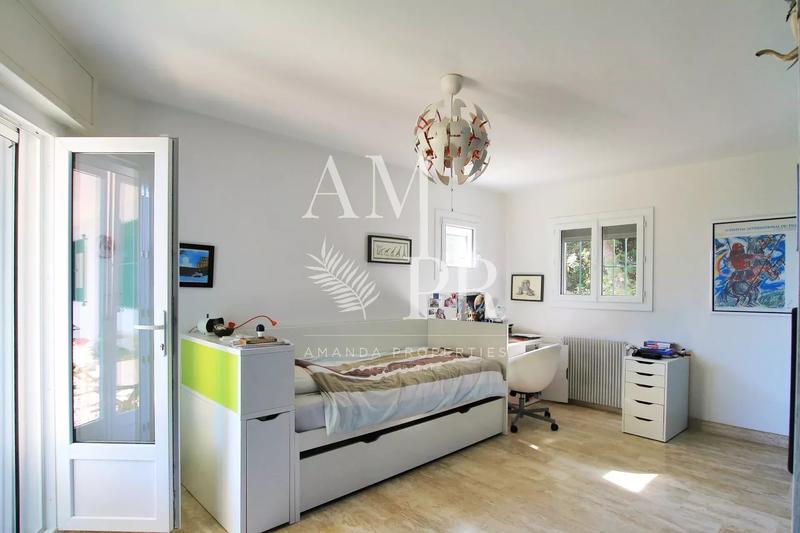 Villa - 236 m² - 7 pièces