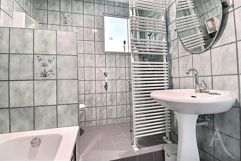 Maison - 99 m² - 4 pièces