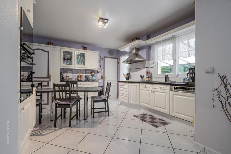 Maison - 181 m² - 8 pièces