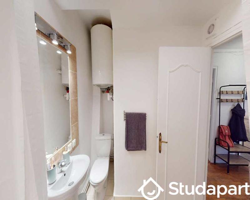 Chambre - 70 m² - 1 pièce