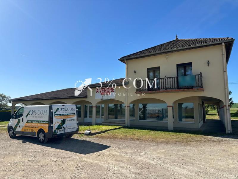 Maison - 639 m² - 12 pièces