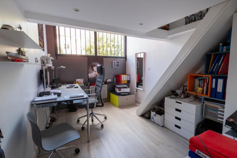 Loft - 323 m² - 6 pièces