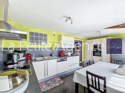 Maison - 108 m² - 6 pièces