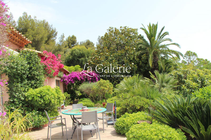 Villa - 360 m² - 9 pièces