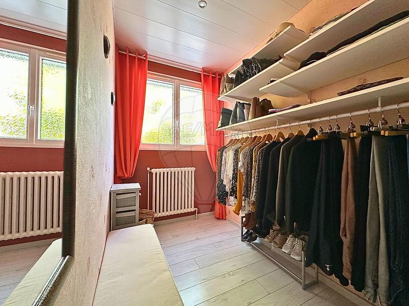 Pavillon - 161 m² - 8 pièces