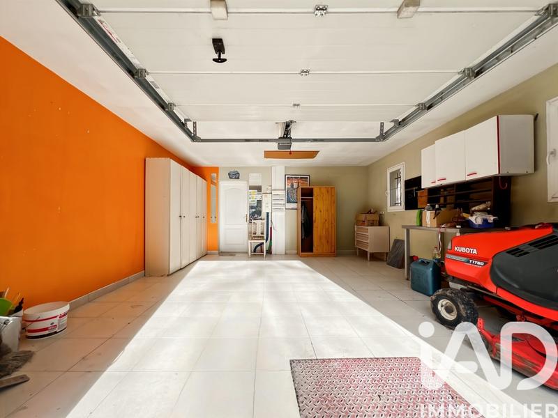 Maison - 239 m² - 8 pièces