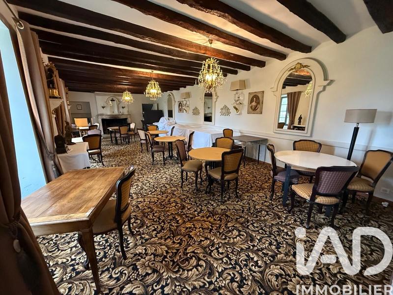 Maison - 370 m² - 18 pièces