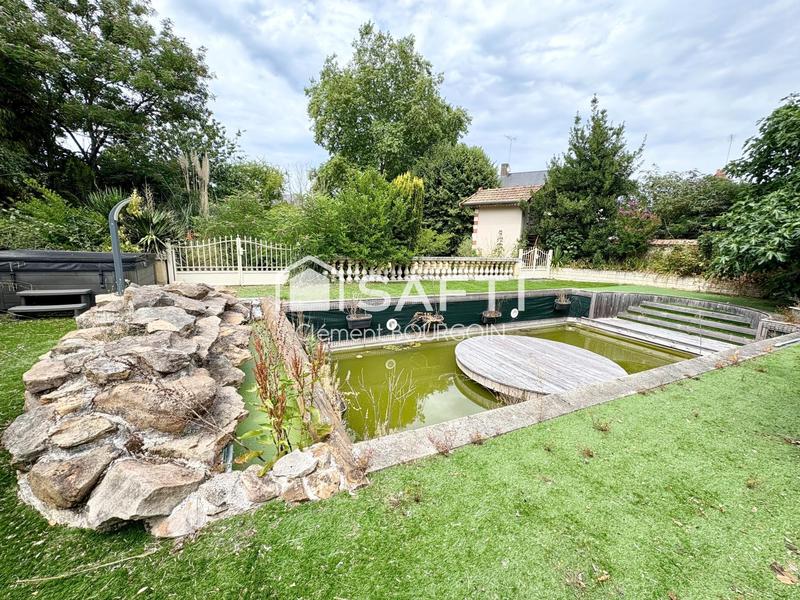 Maison - 295 m² - 10 pièces