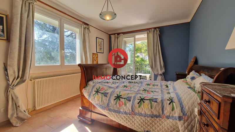 Maison traditionnelle - 221 m² - 9 pièces