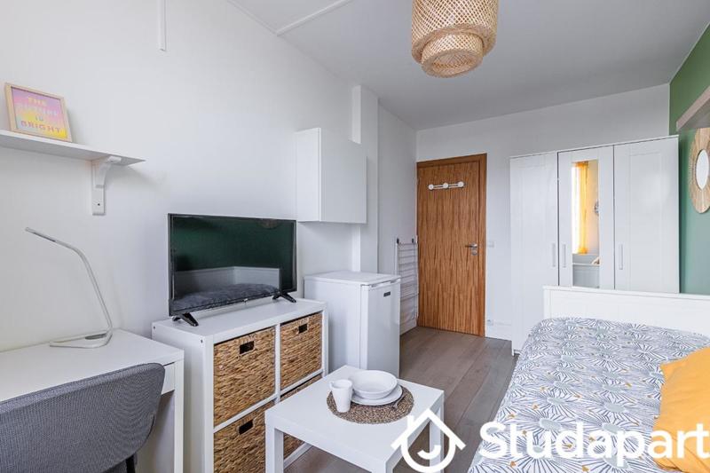 Chambre - 10 m² - 1 pièce