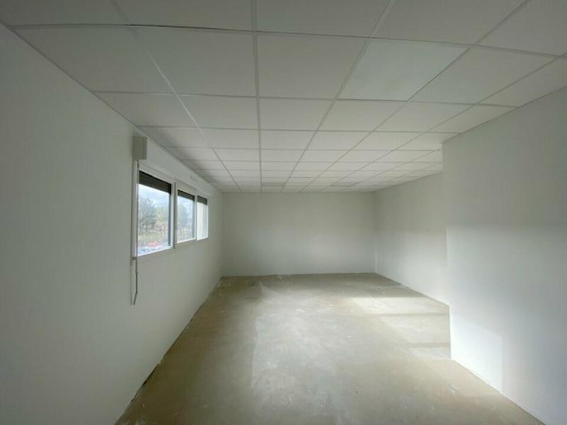 Local d'activité / Entrepôt - 225 m²