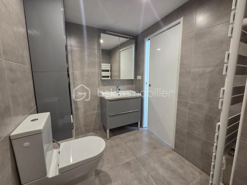 Propriété - 261 m² - 7 pièces