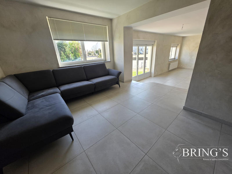 Maison - 221 m² - 8 pièces