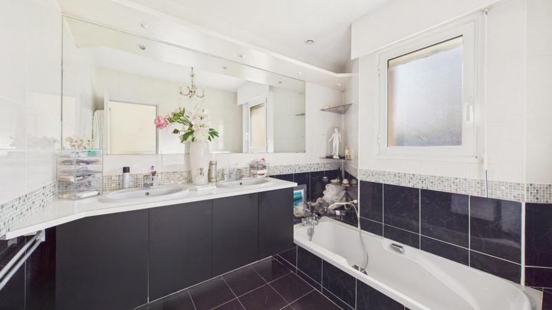 Maison - 134 m² - 6 pièces