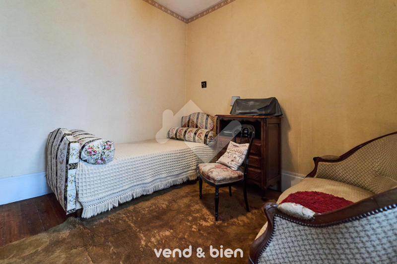 Maison - 150 m² - 10 pièces