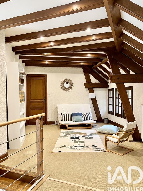 Maison - 235 m² - 7 pièces