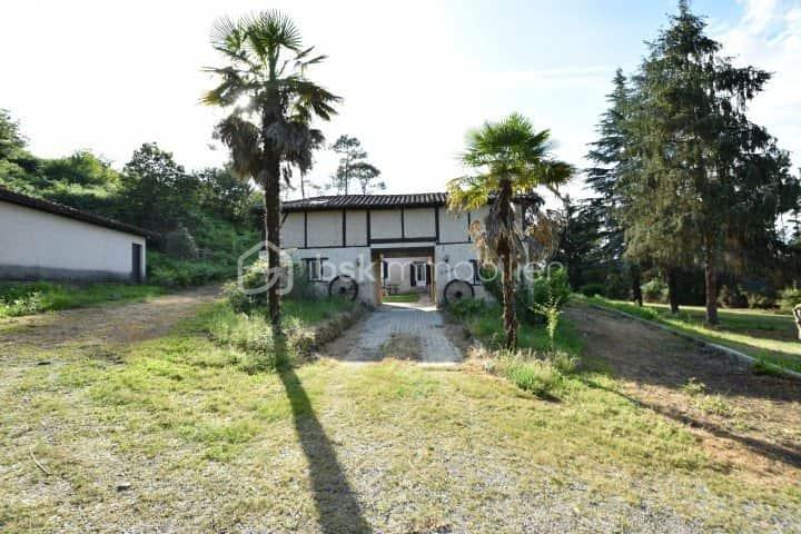 Maison ancienne - 287 m² - 7 pièces