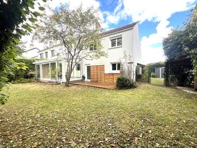 Maison - 153 m² - 9 pièces