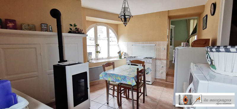 Maison - 200 m² - 11 pièces