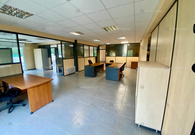 Bureau - 440 m²