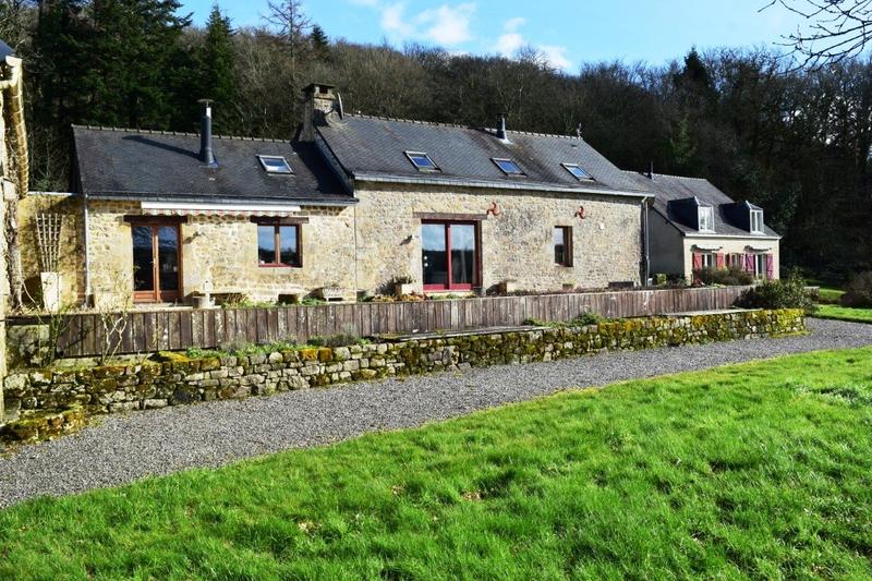 Maison - 245 m² - 10 pièces