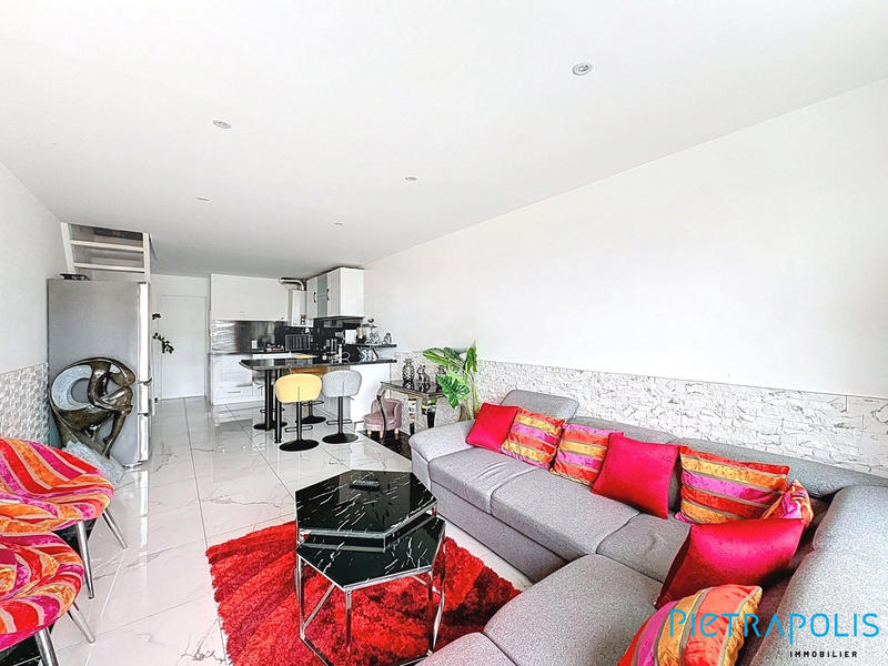 Appartement - 90 m² - 4 pièces