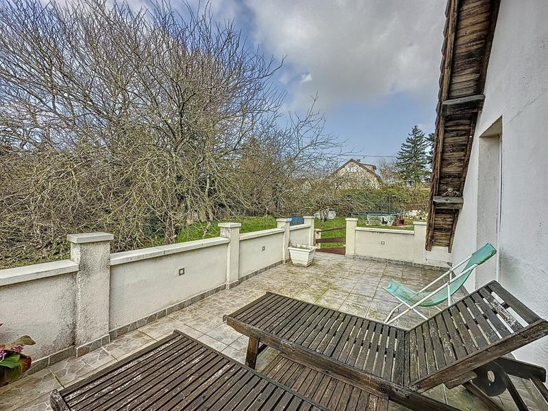 Maison - 240 m² - 9 pièces