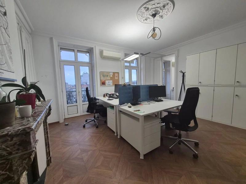 Bureau - 140 m² - 6 pièces