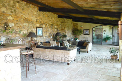 Propriété - 475 m² - 7 pièces