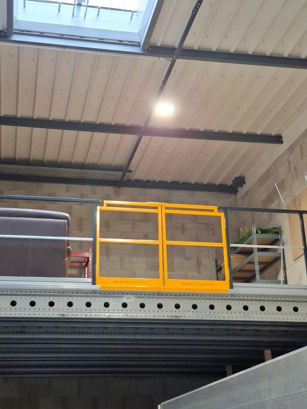 Entrepôt - 91 m² - 2 pièces