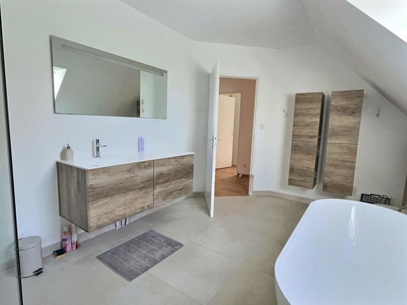 Maison - 140 m² - 5 pièces