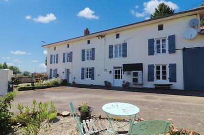 Maison - 213 m² - 8 pièces