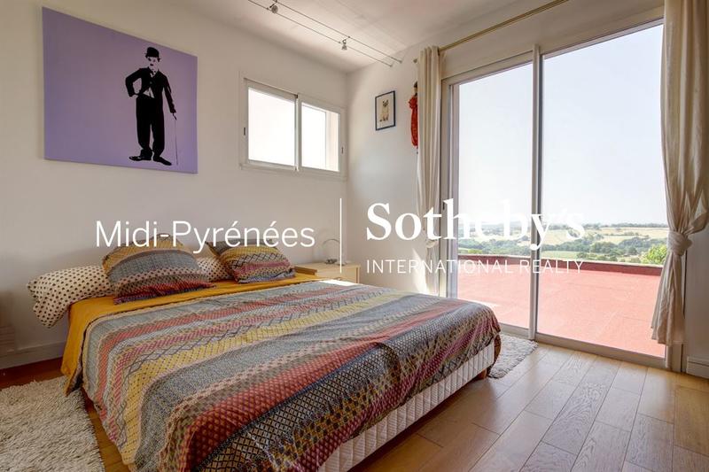 Maison - 350 m² - 9 pièces