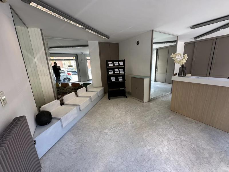 Local commercial - 85 m² - 3 pièces