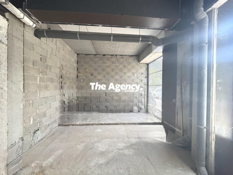 Local commercial - 296 m²