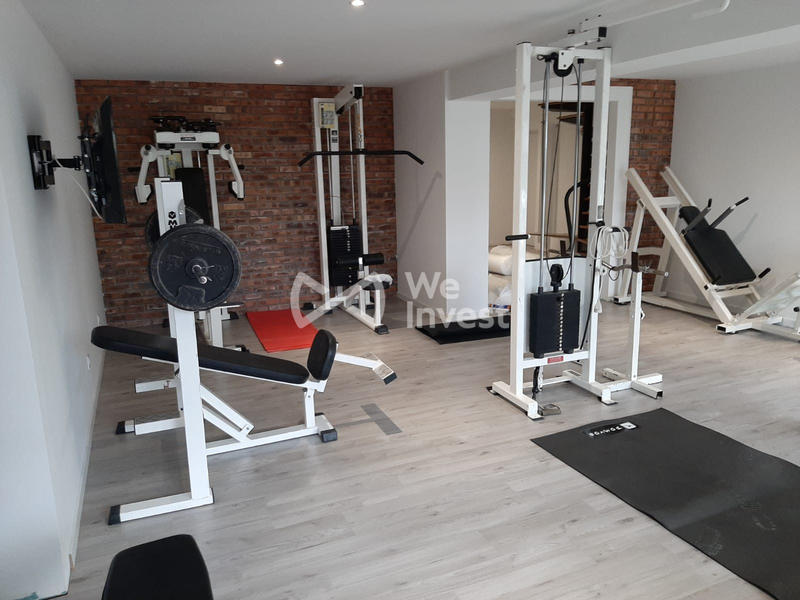 Villa - 235 m² - 10 pièces