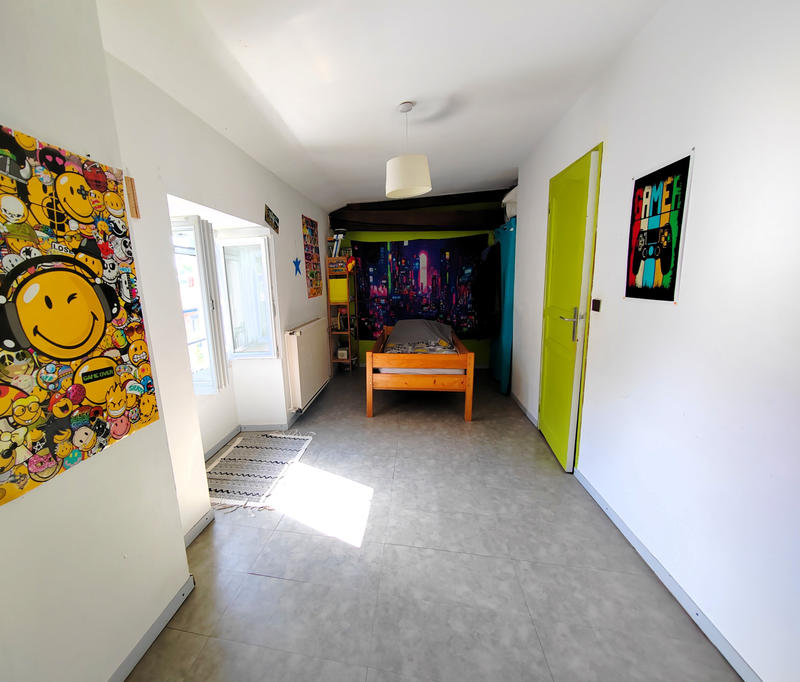 Maison - 220 m² - 9 pièces