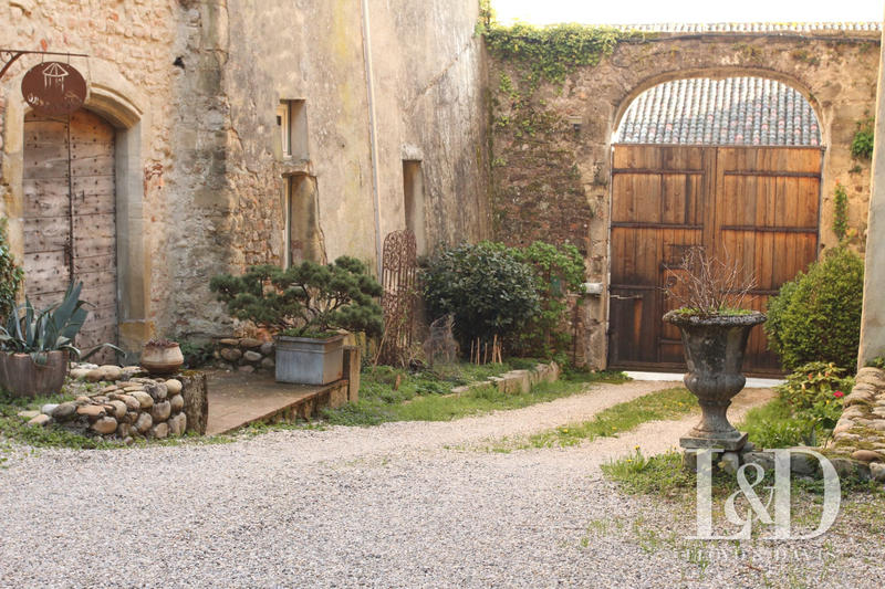 Maison - 439 m² - 10 pièces