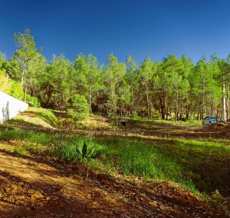 Terrain constructible - 1 668 m²