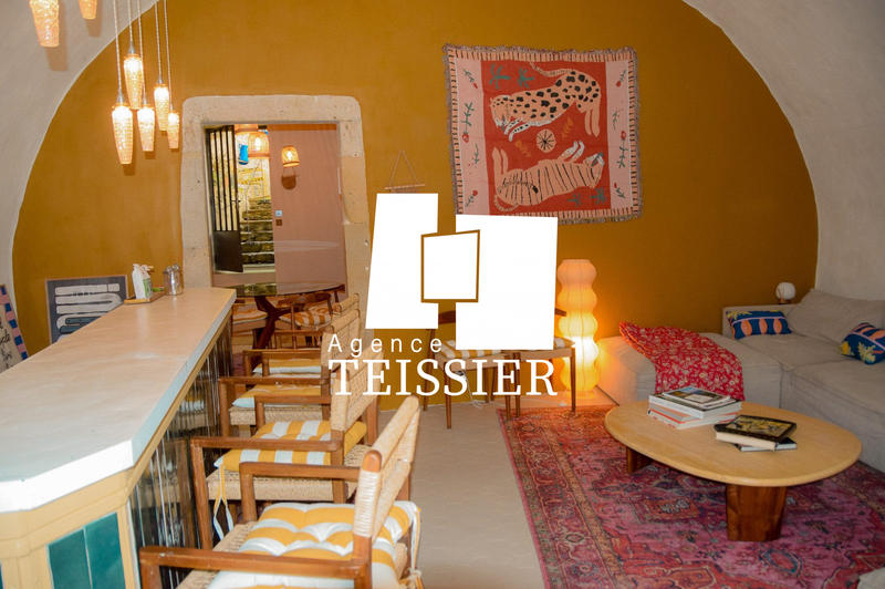 Maison - 434 m² - 11 pièces